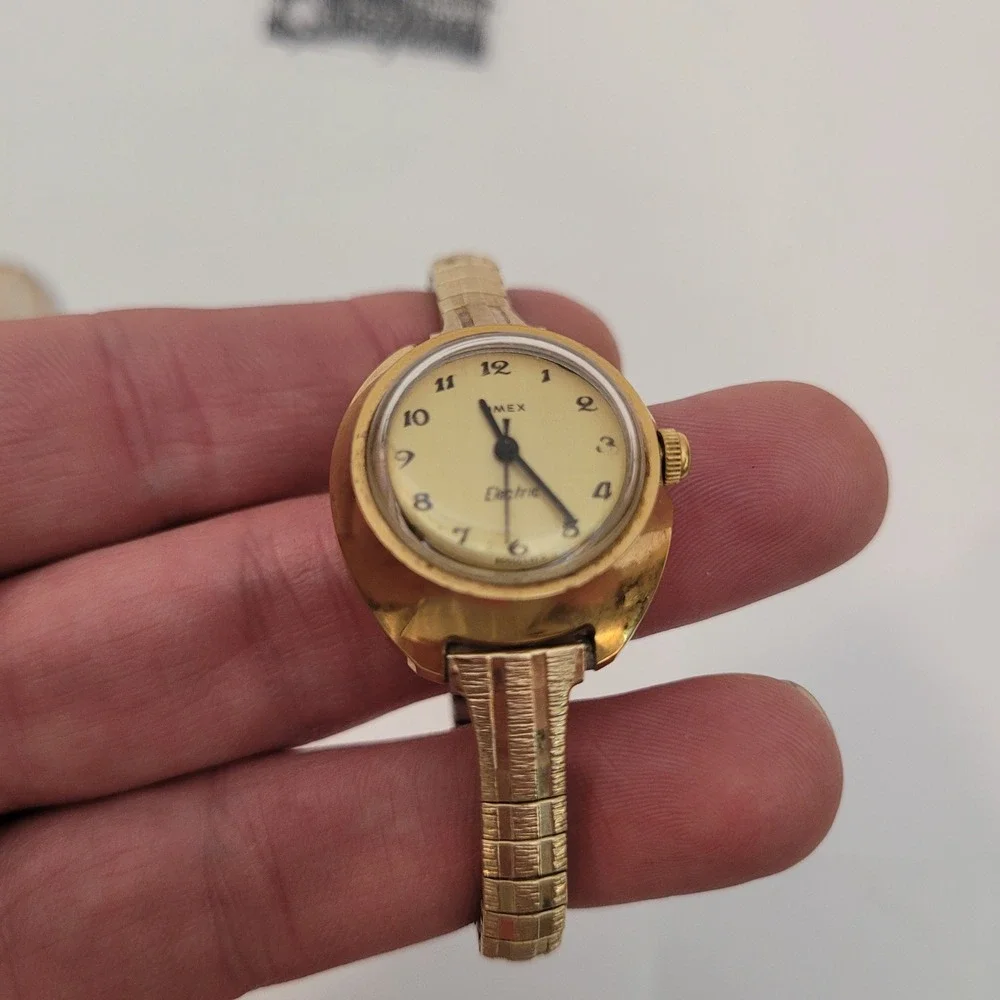 Timex Electric‎ Watch Women Gold Filled Tone Oval Vintage Expansion Band